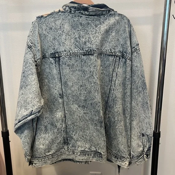 Oversized jean jacket - Picture 2 of 3